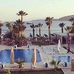 ناجي بيتش فندق