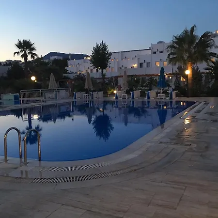 Nagi Hotel 3*