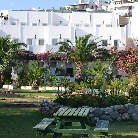 Nagi Hotel 3*