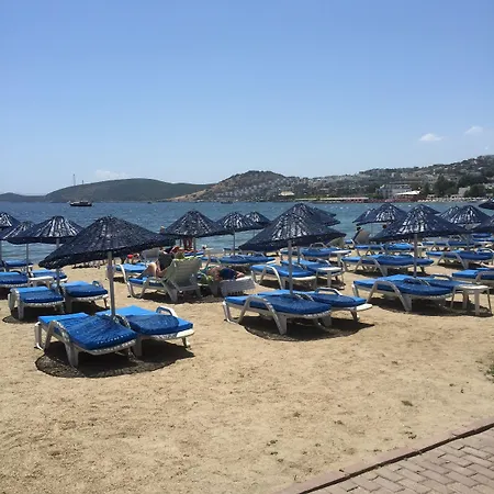 纳基海滩酒店 3* 居姆贝特