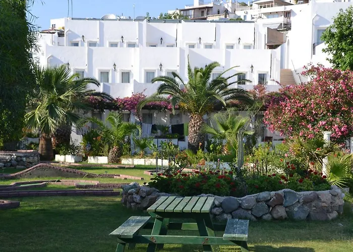 Nagi Hotel 3*